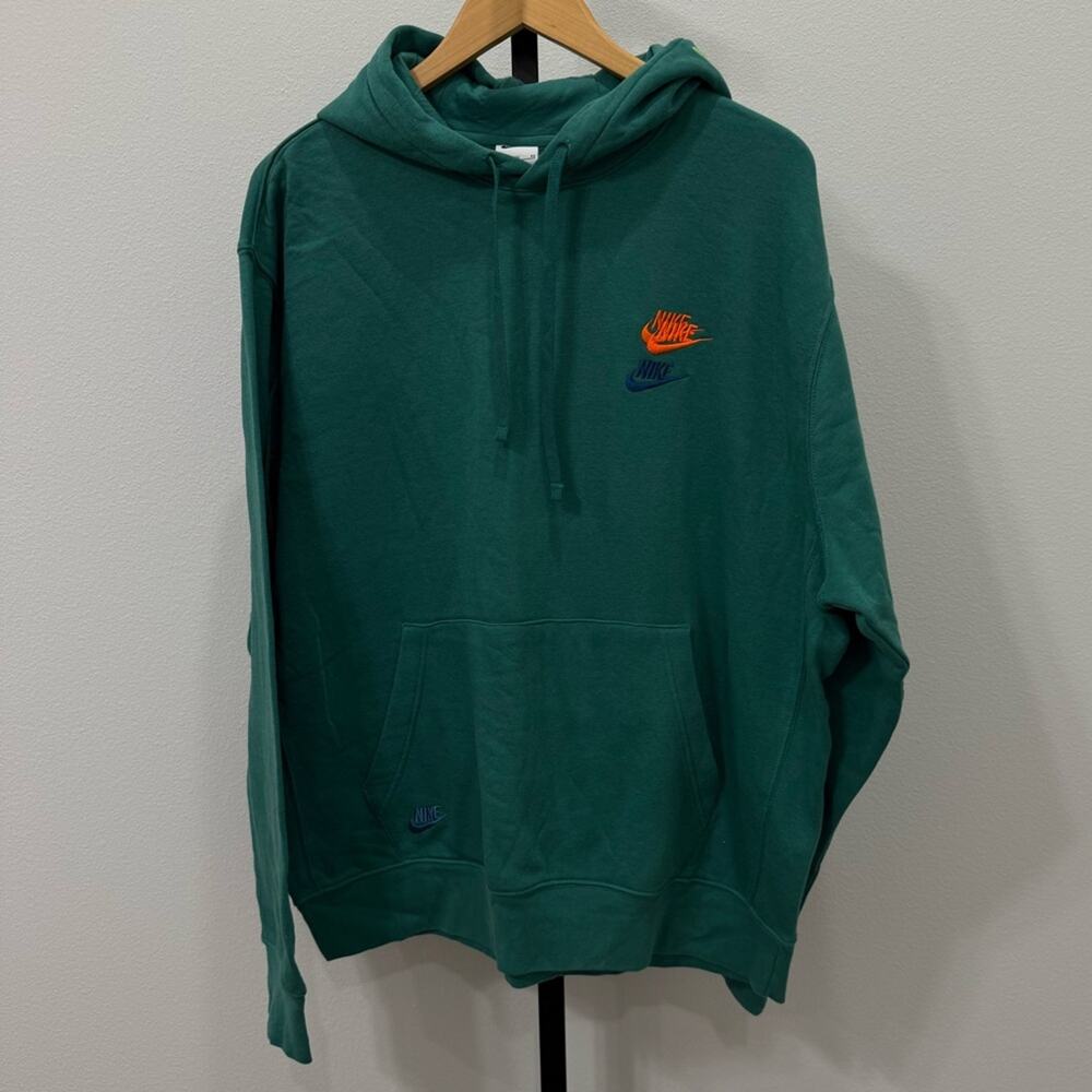 Nike Embroidered Green Hoodie Multicolored Logos Men’s XL
Streetwear Athletic